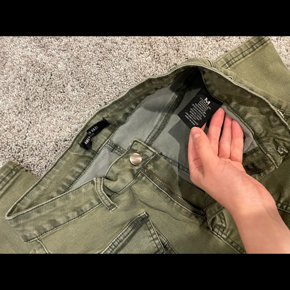 Vintage distressed army green stretchy jeans - Picture 2 of 3